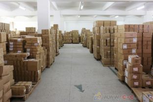 東莞寵物服裝OEM定制生產(chǎn)廠(chǎng)家——趣逗派專(zhuān)業(yè)制造服務(wù)